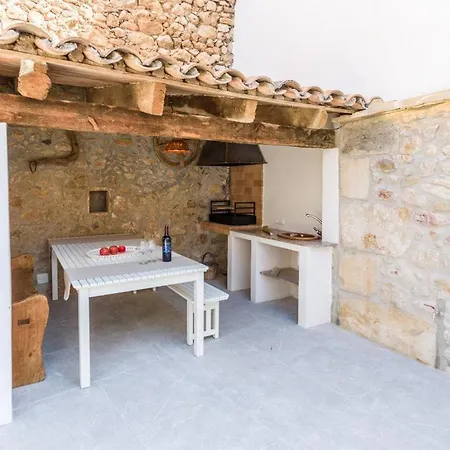 Beautiful Townhouse Located In The Heart Of The Old Town Of With Private Pool And Ac * Pollença