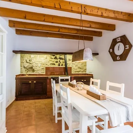 Gæstehus Beautiful Townhouse Located In The Heart Of The Old Town Of With Private Pool And Ac *