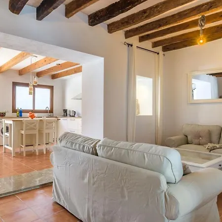 Beautiful Townhouse Located In The Heart Of The Old Town Of With Private Pool And Ac Gæstehus