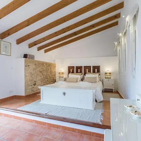 Beautiful Townhouse Located In The Heart Of The Old Town Of With Private Pool And Ac Gæstehus