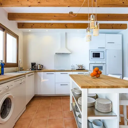 Penzion Beautiful Townhouse Located In The Heart Of The Old Town Of With Private Pool And Ac *
