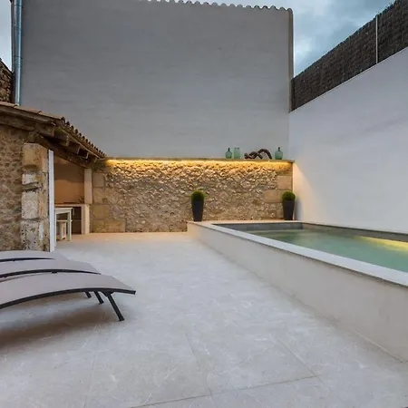Penzion Beautiful Townhouse Located In The Heart Of The Old Town Of With Private Pool And Ac Pollença