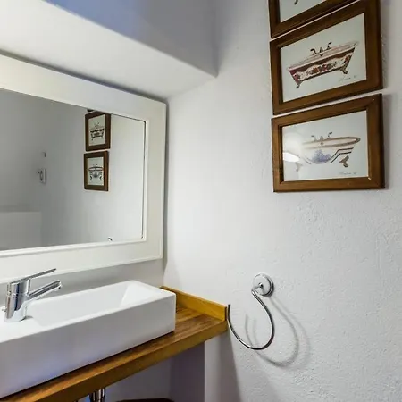 Beautiful Townhouse Located In The Heart Of The Old Town Of With Private Pool And Ac