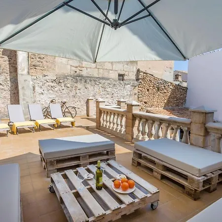 Penzion Beautiful Townhouse Located In The Heart Of The Old Town Of With Private Pool And Ac