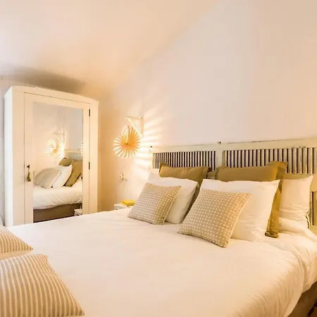 Beautiful Townhouse Located In The Heart Of The Old Town Of With Private Pool And Ac Pollença
